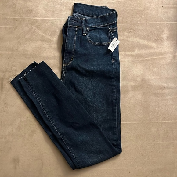 SALE  Gap Jeggings Jeans - Picture 2 of 4